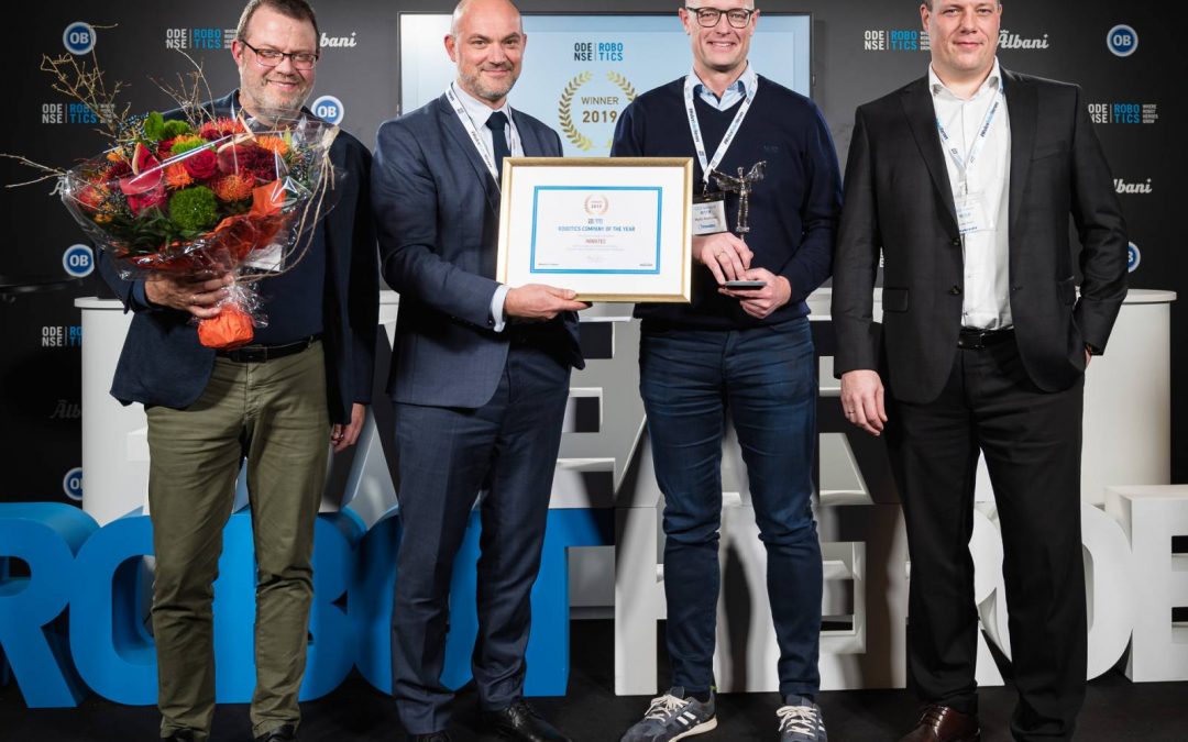 Årets-Robotvirksomhed-2019_prisoverrækkelse